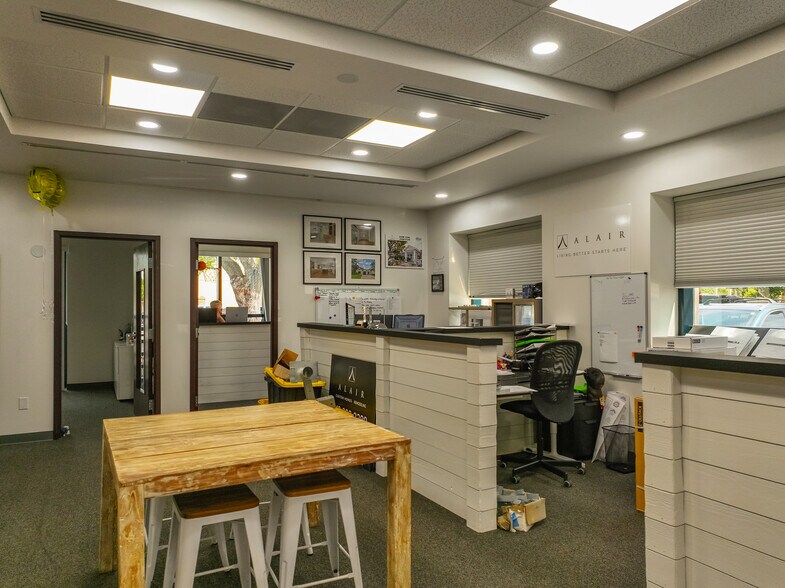 More Photos Of 3709 W Jetton Ave, Tampa Office For Sale