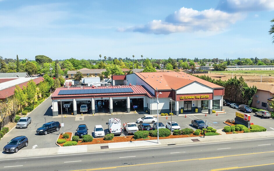 More Photos Of 2160 N Texas St, Fairfield Auto Repair For Sale