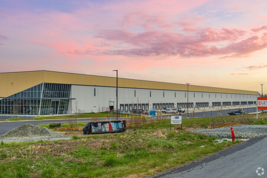 More Photos Of 120 Piccard Rd, New Castle Distribution For Lease