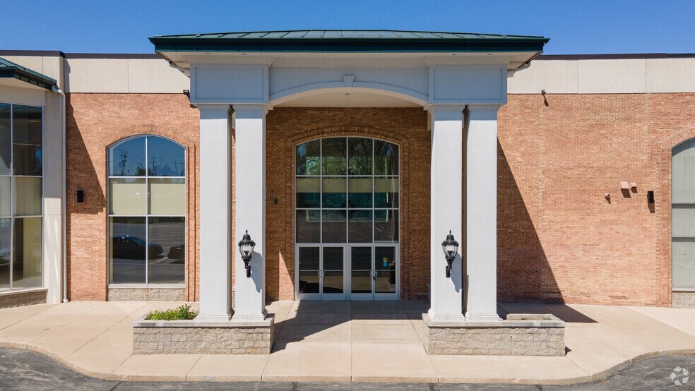 More Photos Of 1001 28th St SW, Wyoming Office For Lease