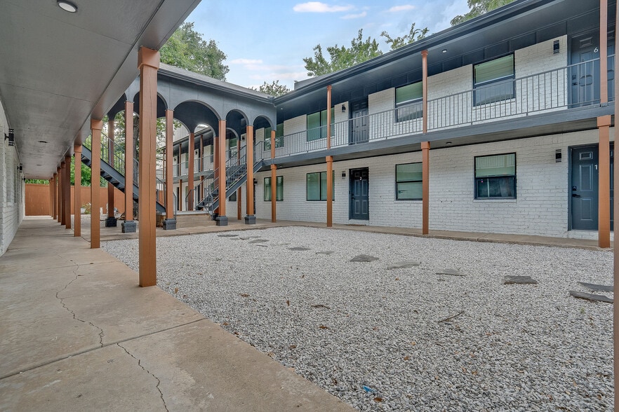 More Photos Of 1150 S Quaker Ave, Tulsa Apartments For Sale
