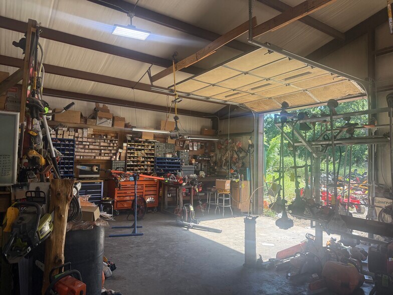 More Photos Of 1521 N State Highway 121, Bonham Freestanding For Sale