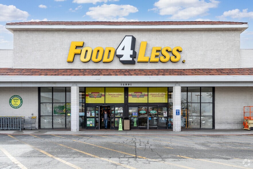 More Photos Of 17009 Valley Blvd, Fontana Unknown For Lease