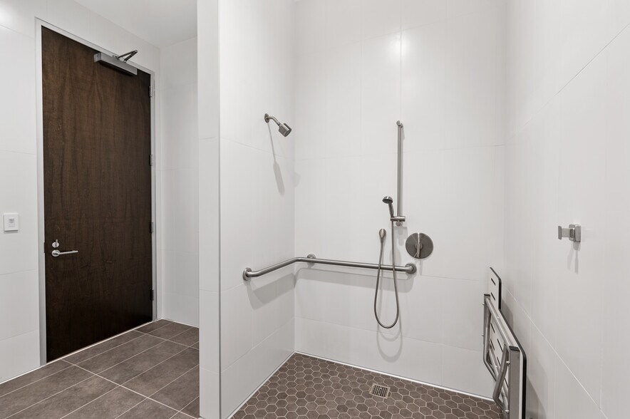 More Photos Of 5810 Van Allen Way, Carlsbad Flex For Sale