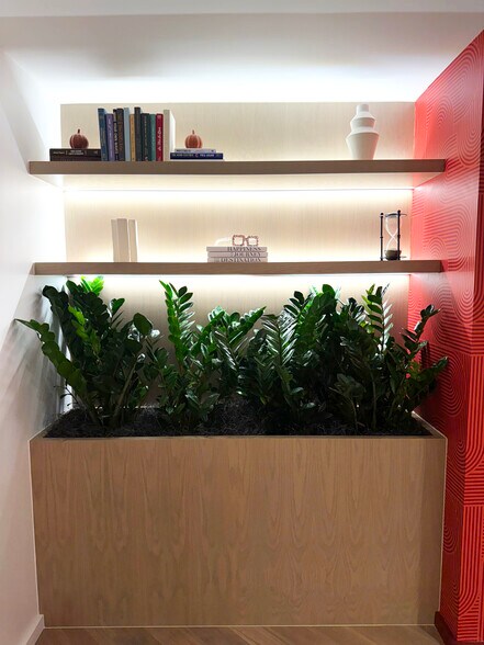 More Photos Of 1750 Tysons Blvd, McLean Coworking Space