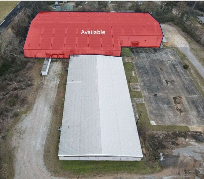 More Photos Of 130 N College St, Pontotoc Warehouse For Lease