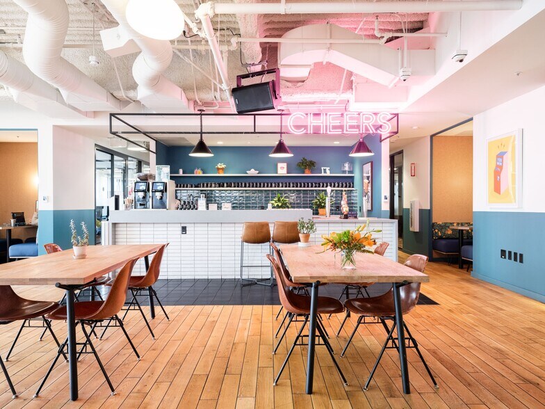 More Photos Of Two Embarcadero Ctr, San Francisco Office For Lease