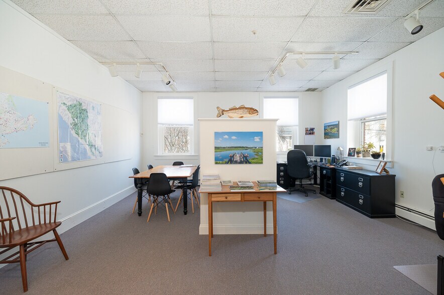 More Photos Of 29 N Main St, Ipswich Office For Sale