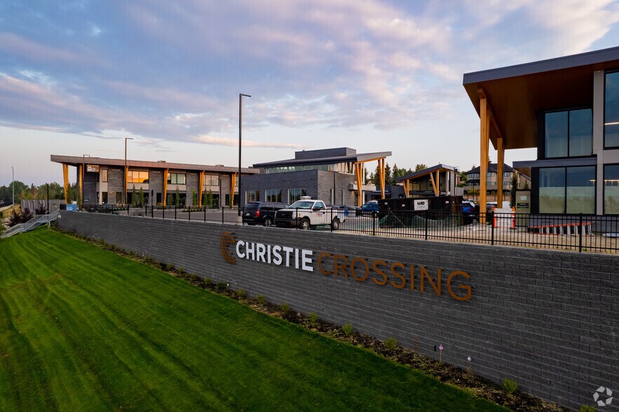 More Photos Of 40 Christie Park Vw SW, Calgary Storefront For Sale