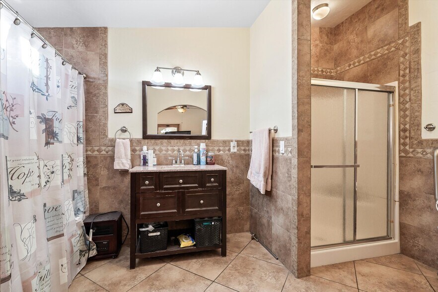 More Photos Of 706 N Old Hwy 77, Mammoth Restaurant For Sale