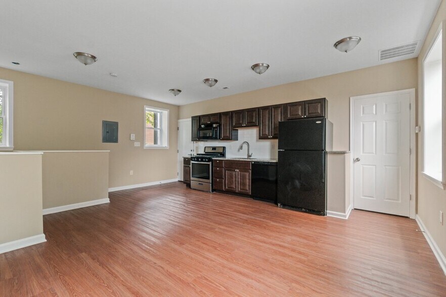 More Photos Of 601 Whitelock St, Baltimore Apartments For Sale