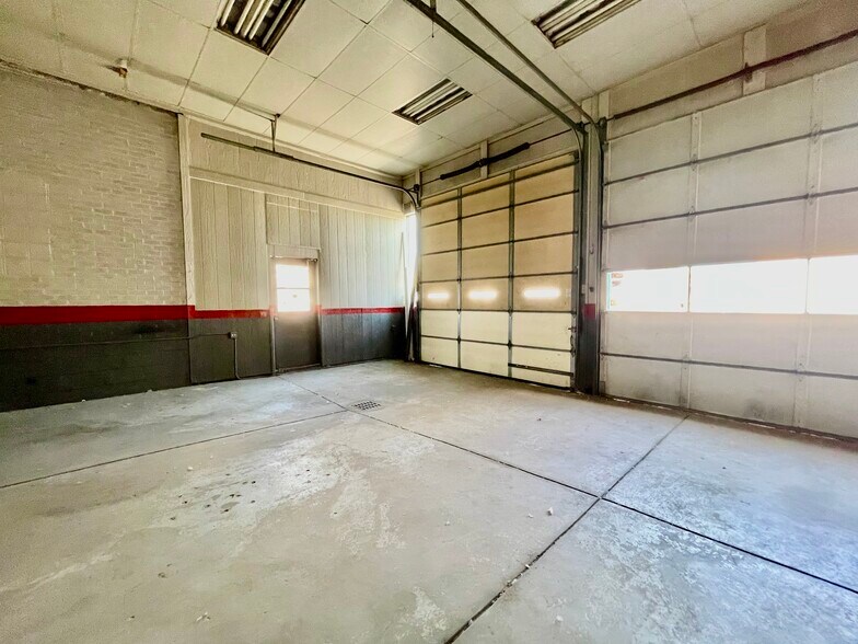 More Photos Of 7833 W Colfax Ave, Lakewood Auto Dealership For Lease
