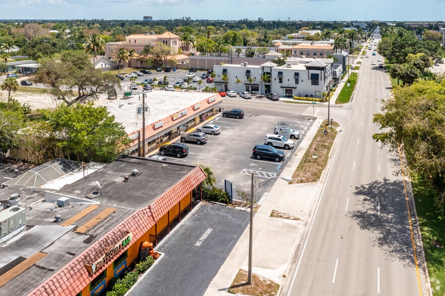 More Photos Of 3100 Tamiami Trl N, Naples Storefront Retail Office For Lease