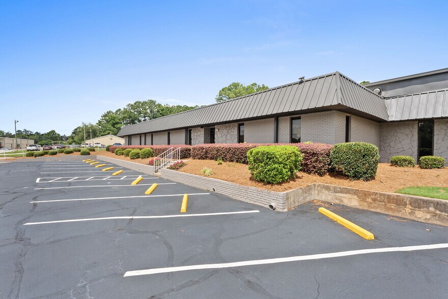 More Photos Of 154 Industrial Park Cir, Lawrenceville Manufacturing For Lease