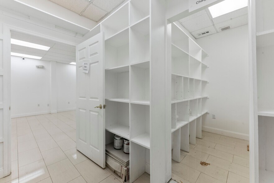 More Photos Of 32 Jefferson Plz, Princeton Medical For Sale