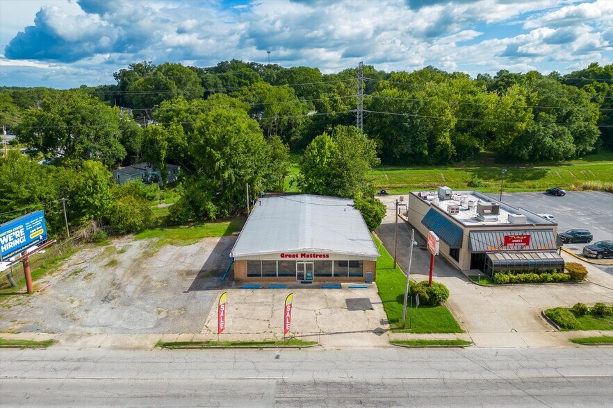More Photos Of 203 Hillcrest Dr, Laurens Storefront Retail Office For Lease