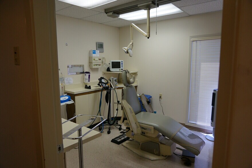 More Photos Of 3505 Behrman Pl, New Orleans Office For Sale