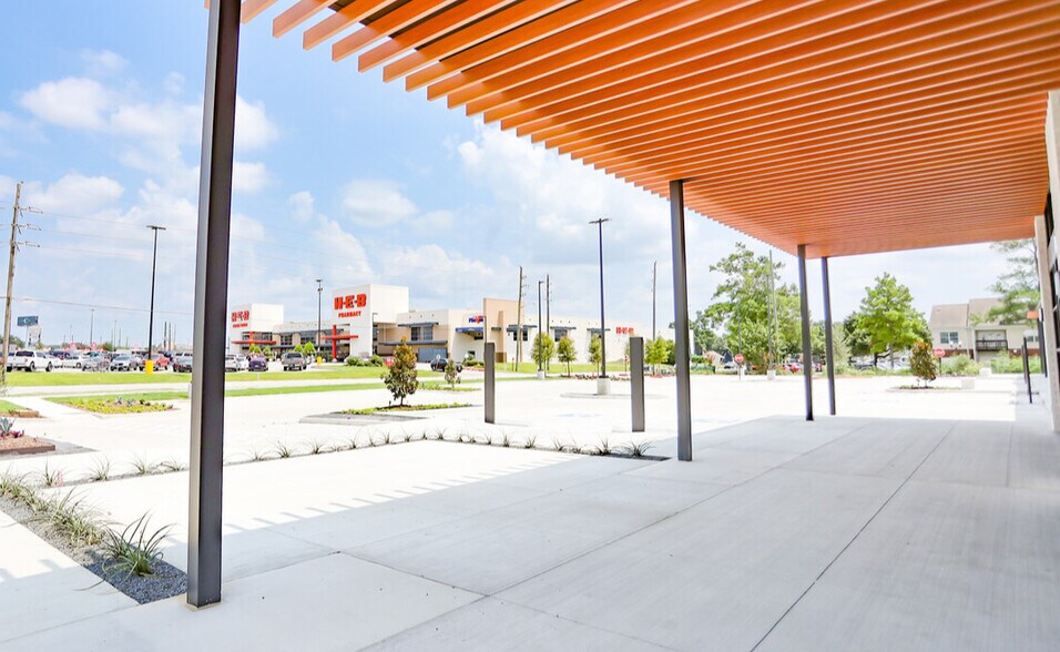 More Photos Of 1417 Graham Dr, Tomball General Retail For Sale