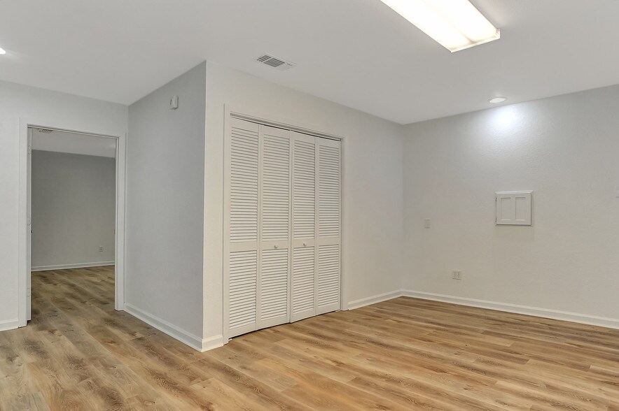 More Photos Of 2527 Fm 691, Denison Medical For Sale