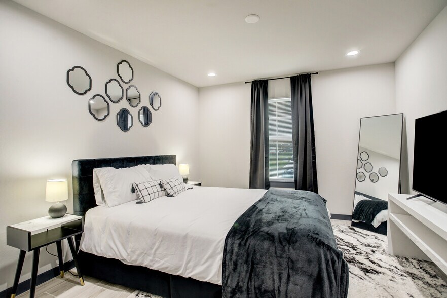 More Photos Of 3448 Elgin St, Houston Apartments For Sale