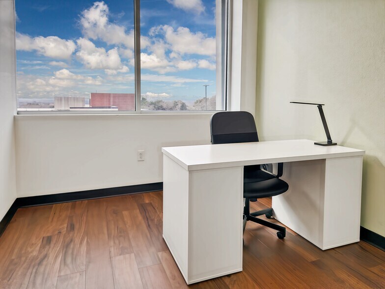 More Photos Of 13701 Woodway Dr, Woodway Coworking Space