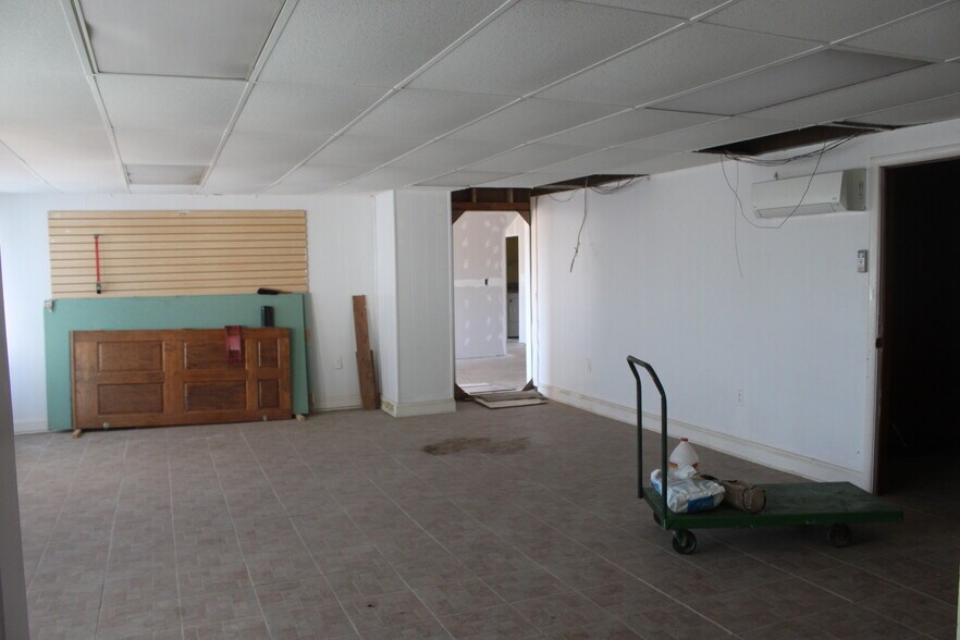 More Photos Of 34446 Lankford Hwy, Painter Storefront Retail Residential For Sale