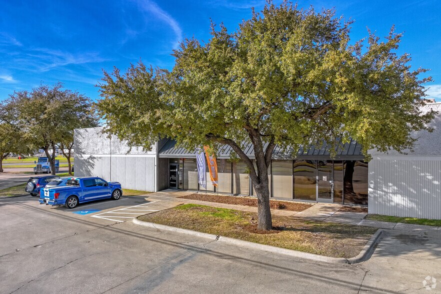 More Photos Of 3137 Irving Blvd, Dallas Unknown For Lease
