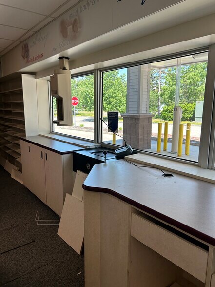 More Photos Of 105 Milton Rd, Rochester Freestanding For Sale