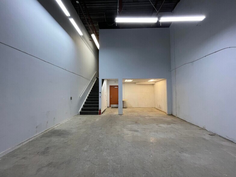 More Photos Of 4611 No. 6 Rd, Richmond Light Manufacturing For Sale