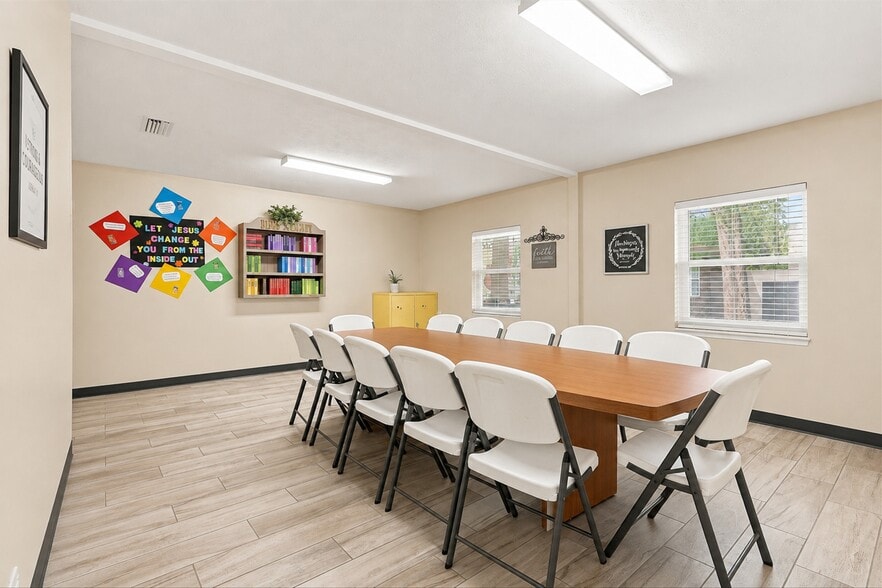More Photos Of 7602 Kenya St, Jacksonville Specialty For Sale