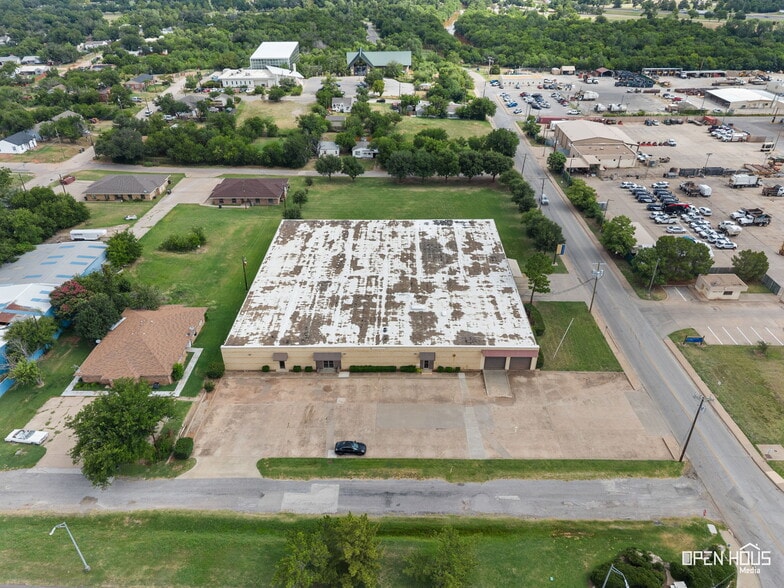 More Photos Of 2200 5th St, Wichita Falls Warehouse For Sale