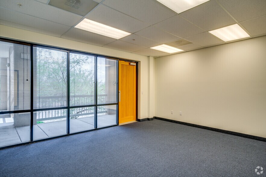 More Photos Of 2550 N Thunderbird Cir, Mesa Office For Lease