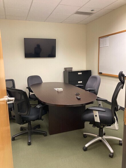 More Photos Of 4550 Lena Dr, Mechanicsburg Office For Lease