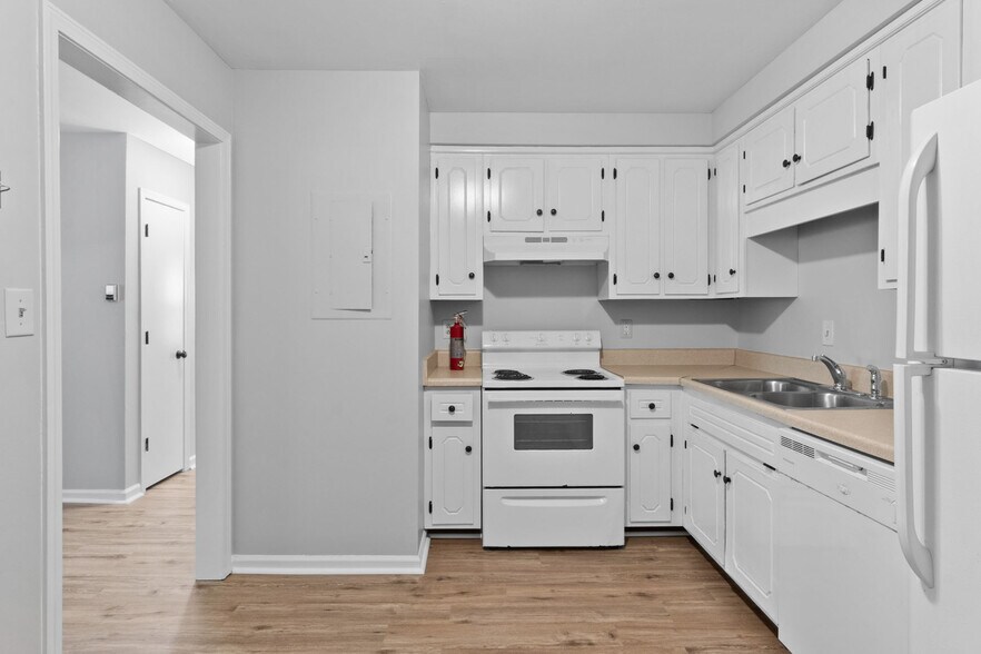 More Photos Of 155 Jack Miller Blvd, Clarksville Apartments For Sale