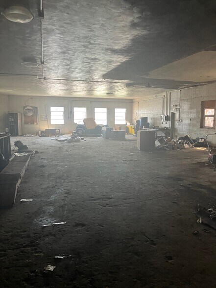 More Photos Of 842-844 Island Ave, McKees Rocks Warehouse For Sale