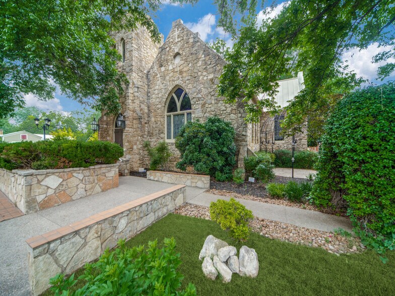 Primary Photo Of 331 Fifth St, Comfort Religious Facility For Sale
