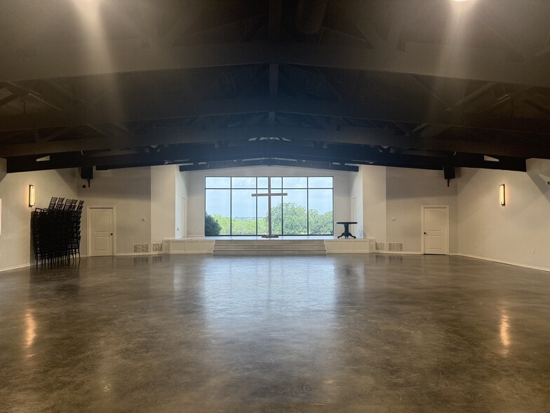 More Photos Of 1524 S Broadway St, Joshua Lodge Meeting Hall For Lease