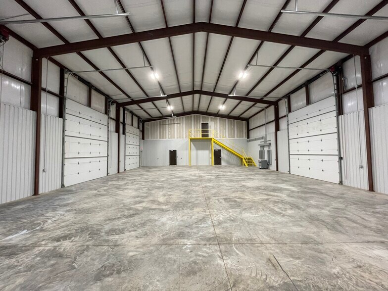 More Photos Of 9716 FM 307, Midland Warehouse For Lease