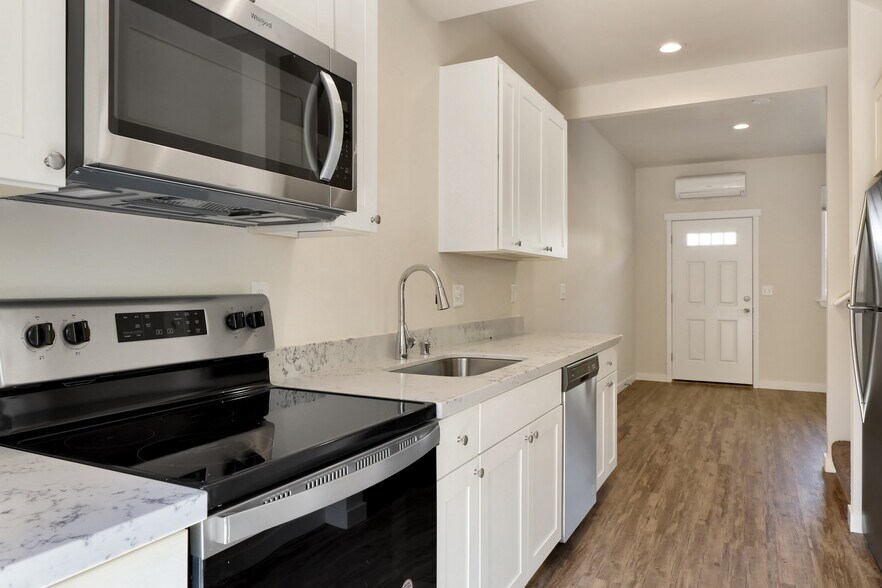 More Photos Of 201 Tull Ct, Bellingham Apartments For Sale