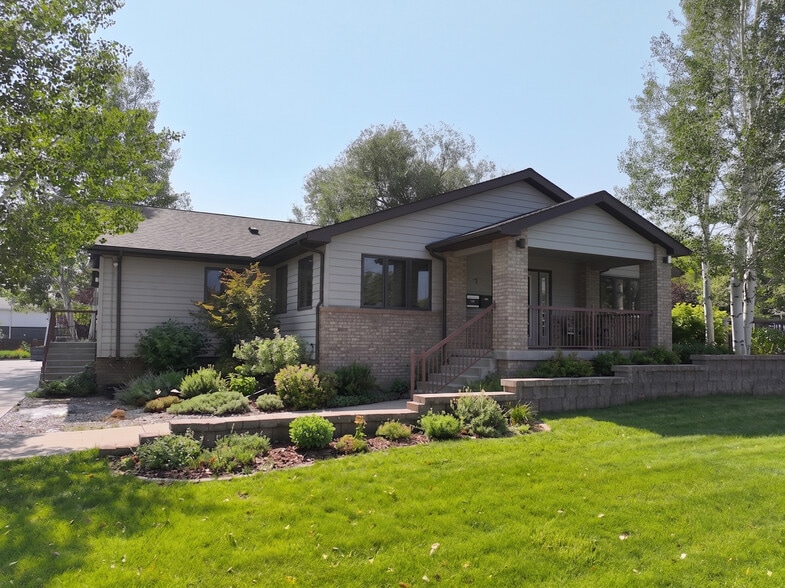 Primary Photo Of 890 N 2nd St, Lander Office For Sale