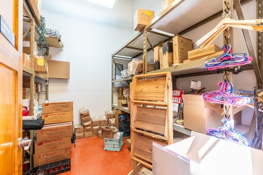 More Photos Of 528 Mount Rushmore Rd, Custer Restaurant For Sale