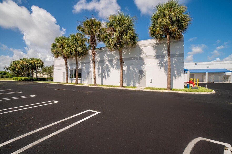 More Photos Of 3231 NW 7th Ave, Boca Raton Research And Development For Sale