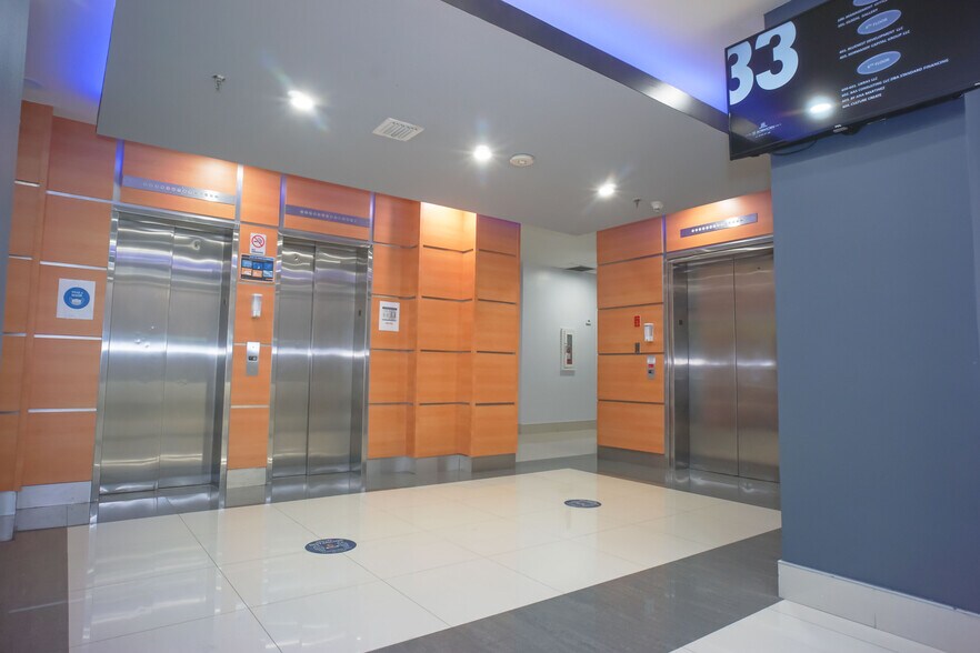 More Photos Of 33 SW 2nd Ave, Miami Office For Lease