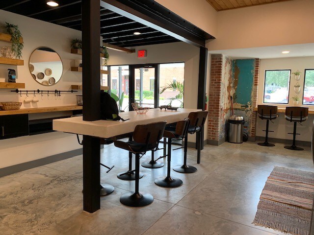 More Photos Of 1021 S Florida Ave, Lakeland Storefront Retail Office For Lease