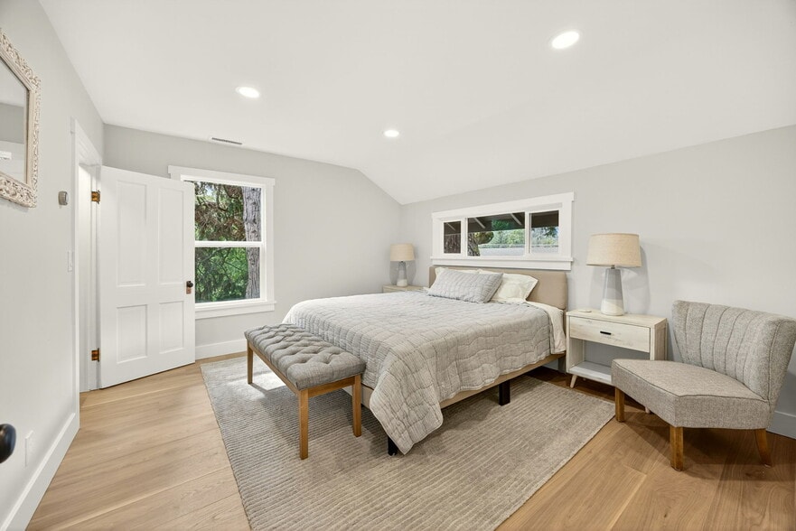 More Photos Of 111 Cedar St, Rogue River Office Residential For Sale