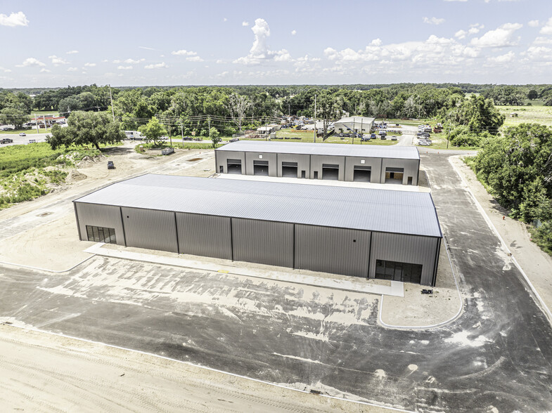 Primary Photo Of 3023 E C 48, Center Hill Warehouse For Sale