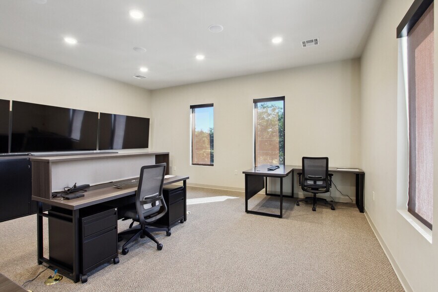 More Photos Of 6050 Pontchartrain Blvd, New Orleans Office For Lease