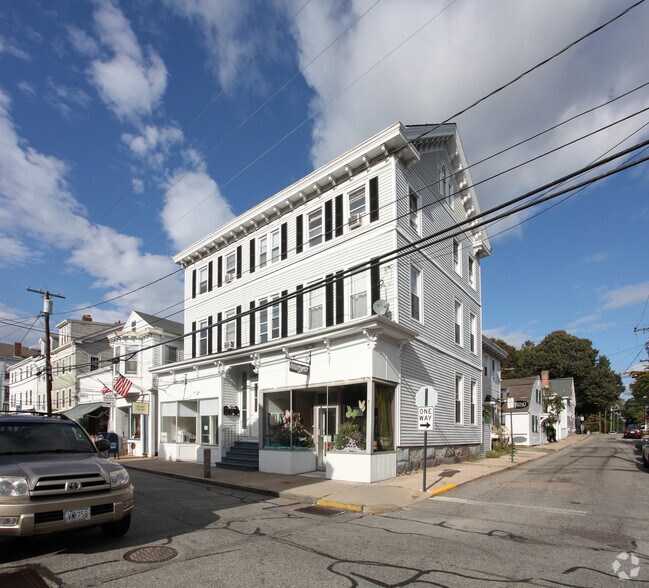 More Photos Of 117 Water St, Stonington Apartments For Sale