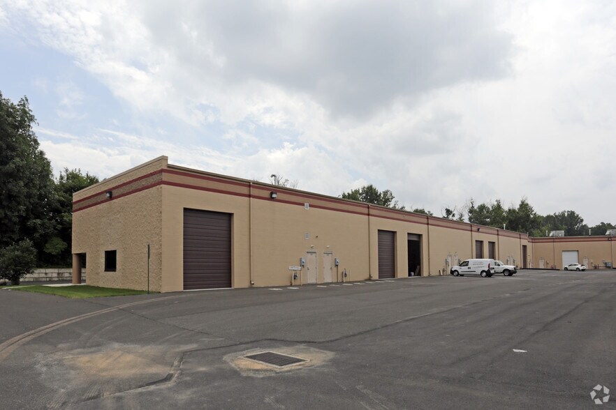 More Photos Of 301-315 Camars Dr, Warminster Light Manufacturing For Sale