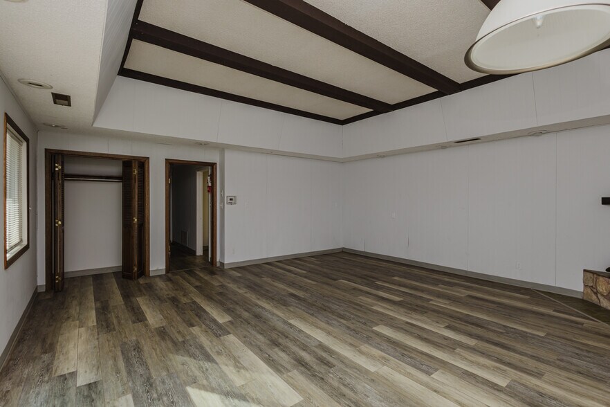 More Photos Of 3007 Sierra Pky, Hutchinson Apartments For Sale